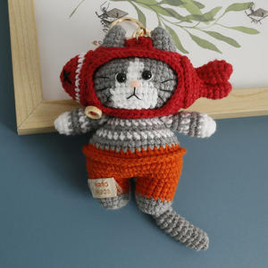 Muñeco de Gato con Cabeza de Pez Tejido a Mano, Colgante de Gato de Ganchillo Hecho a Mano, Adorno para Bolso Exquisitamente Elaborado, Llavero de Dibujos Animados Adorable - Product Image 5