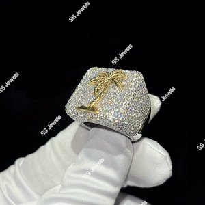 Bague Champion Hip Hop Personnalisée pour Homme en Argent Fin 925 avec Moissanite VVS Sertie à Griffes, Design Unique Effet Glacé, Cadeau de Fête - Product Image 4