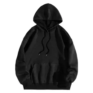 Erkek uzun kollu hoodies ve tişörtü bol miktarda renk ve boyutta gelir. Hu koordine eden kapşonlu kazak