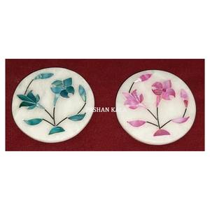 Objet de décoration pour la maison et l'hôtel en marbre blanc poli de forme ronde avec incrustations vertes et roses en nacre - Product Image 1