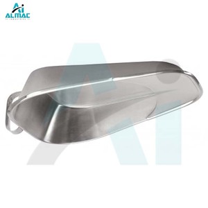 Lavabo triangular graduado de acero inoxidable Premium ALMAC para medir fluidos en entornos quirúrgicos y clínicos de precisión - Product Image 3