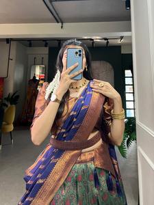 Hermosa seda Jacquard con trabajo de tejido Zari Lehenga Choli Fabricante y proveedor de Surat a la tarifa más baja - Product Image 4