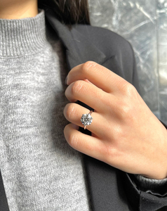 Bague de fiançailles solitaire 2CT en or massif 14k avec poussière d'étoile, diamant Moissanite VVS2 Clarity Fine Jewellery - Product Image 5