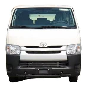 Furgoneta HIACE 2023 de Gasolina con Asientos de Cuero, Volante a la Izquierda, Transmisión Automática, Cámara Trasera de 360°, Techo Panorámico - Product Image 1