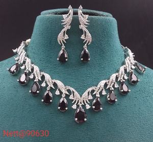 Ensemble de collier et de boucles d'oreilles en pierre de larme AD de créateur pour les femmes Choix de bijoux parfait pour les mariages, les fêtes et les occasions spéciales - Product Image 6