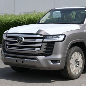 SUV 4x4 AWD 2023 d'occasion, économique, R20, cuir doré, 5 places, conduite à gauche, automatique, toit ouvrant panoramique, caméra 360° arrière - Product Image 1