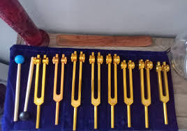 9 Set de diapason pondéré Solfeggio Gold Set 1 Activateur en caoutchouc rouge, 2 maillet - Product Image 4