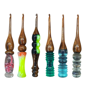 Crochet époxy en palissandre Outil ergonomique en bois fait à la main pour tricoter et crocheter - Product Image 3