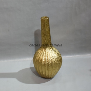 High Grade Pink Metal <b>Vase</b> Elegant Flared Base with Slim Neck Glossy Finish and Speckled <b>Texture</b> for Stylish Interior Decor - Product Image 2