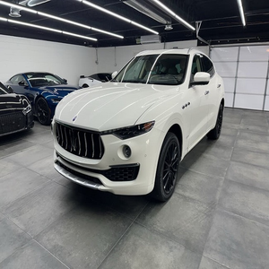 MASERATI LEVANTE GRANLUSSO 2020 USADO EN BUEN ESTADO, VOLANTE A LA IZQUIERDA/DERECHA - Product Image 1