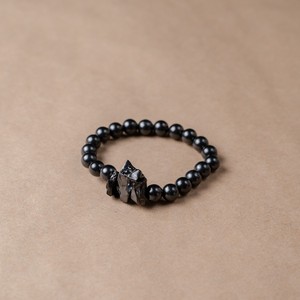 Pulsera de Shungita con 20 cuentas redondas pulidas de 0.32 pulgadas (8 mm) y 3 Shungitas de élite pulidas en banda elástica, talla 16-17 - Product Image 3