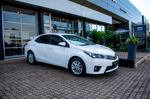 Quality Affordable Used Car 2015 To-yo-ta Cor-olla 1.8 Pres-tige Right Hand <b>Drive</b> - Product Image 3