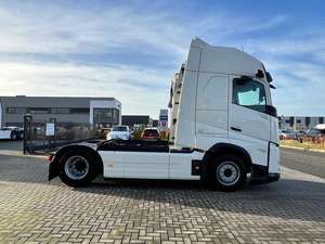 Camion Volvo FH 460 d'occasion 2025, moteur diesel 460 ch, 6 cylindres, Euro 6, configuration 4x2, 2 essieux, transmission automatique, conduite à gauche - Product Image 4