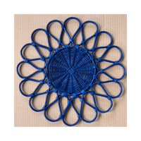 Assiette de présentation ronde en rotin floral fait à la main artisanale: napperon en rotin naturel pour une expérience culinaire élégante