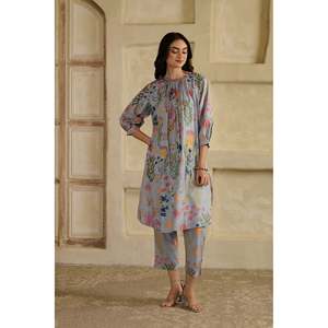 Ensemble Kurta pour femmes Misty Grey Meadows, vêtements traditionnels élégants - Product Image 2