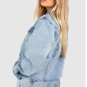 แจ็คเก็ตยีนส์ผู้หญิงลายโลโก้แบบกำหนดเอง ทันสมัย สวมใส่สบาย ผ้าเนื้อนุ่ม น้ำหนักเบา เหมาะสำหรับใส่ในชีวิตประจำวัน - Product Image 4