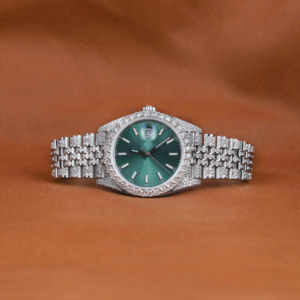นาฬิกาข้อมือหรูหราสั่งทำพิเศษ หน้าปัดสีเขียว ประดับเพชรเลี้ยงในห้องปฏิบัติการ ดีไซน์เต็มตัว ระบบอัตโนมัติ กระจกคริสตัล คุณภาพสูง สำหรับการสวมใส่แบบคลาสสิก - Product Image 3