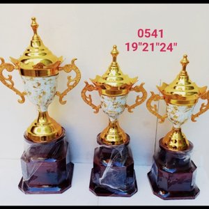 2025 nouveau trophée en métal personnalisé unique trophée moderne de football pour le prix mondial des sports pour le tournoi scolaire et commercial - Product Image 5