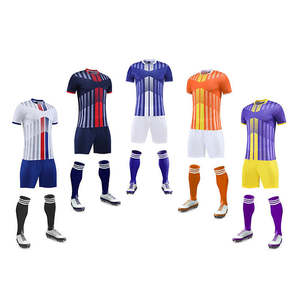 Elegantes conjuntos de ropa de fútbol de alto rendimiento Uniforme cómodo diseñado para partidos intensos en clubes - Product Image 5