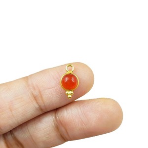 Ensemble de pendentifs pour boucles d'oreilles en cornaline orange avec lunette fantaisie plaquée rhodium pour faire du charme par le fabricant - Product Image 1