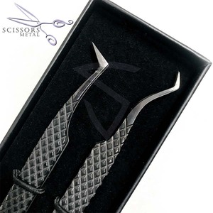 Nuevas pinzas de pestañas negras Pinzas de punta de plasma negras de acero inoxidable Mango de agarre negro Pinzas de extensión de pestañas Oferta de logotipo - Product Image 5