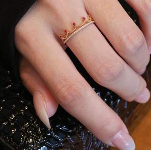 แหวนเงินแท้ 925 ดีไซน์คลาสสิก สำหรับทุกเพศ ประดับโมอิสซาไนต์ ฝังแบบกรงเล็บ ชุบทองอย่างดี เหมาะสำหรับงานหมั้น/ของขวัญ - Product Image 6