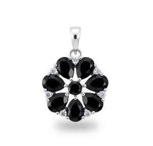 จี้รูปดอกไม้ประดับพลอยออนิกซ์สีดำธรรมชาติ 100% สำหรับผู้หญิงจาก Rhaya Jewels ชุบโรเดียมบนเงินสเตอร์ลิง ดีไซน์เรียบหรู - Product Image 1