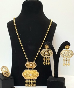 Joyería Árabe de Moda Chapada en Oro de 24K, Material de Latón con Diseño Elegante - Product Image 1