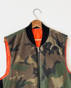 เสื้อกั๊กผ้าลูกฟูกคุณภาพพรีเมียม กันน้ำ สำหรับล่าสัตว์ในฤดูใบไม้ร่วง  พร้อมบริการปักโลโก้ตามสั่ง ชุดยุทธวิธีลายพราง - Product Image 1