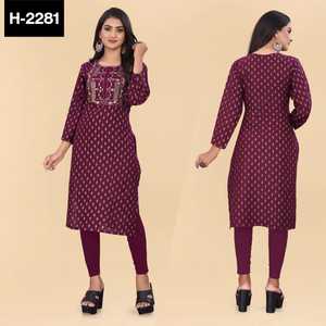 Vêtements ethniques indiens Prêt à porter Rayon Kurtis avec un beau motif de séquence de broderie et une grande taille disponible pour les femmes - Product Image 2