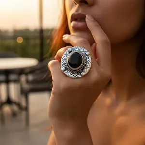 Anillo de Plata 925 con Incrustaciones de Estilo Solitario, Moderno y Hip-Hop para Mujer, Chapado en Oro - Product Image 1