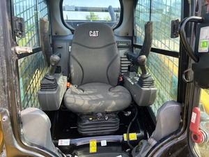 รถตักดินดีเซล CAT 299D3 รถตักขนาดเล็กแบบตีนตะขาบ เครื่องบดไม้สำหรับงานป่าไม้ ระบบไฮดรอลิกประสิทธิภาพสูง - Product Image 3