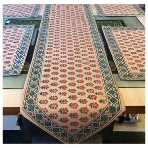 Hogar minimalista buena calidad hermoso 100% algodón orgánico certificado GOTS patrón azul blanco impreso camino de mesa de lino personalizado - Product Image 4