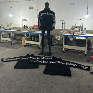 Sweat à capuche en polaire à fermeture éclair personnalisé pour homme, taille XL, streetwear d'hiver uni, poignets côtelés, ourlet, impression numérique, broderie, service OEM - Product Image 3