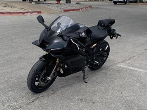 Disponible Ahora: Motocicletas Nuevas YZF-R9 Supersports 2025 en Stock - Product Image 2