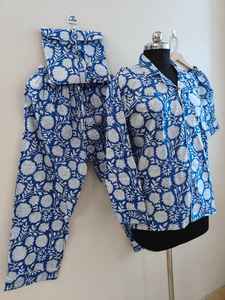 Conjunto de Pijama Ligero de Verano para Mujer, 100% Algodón, Estampado Floral, Mangas Largas, Cierre de Botones, Pantalones Jogger de Tiro Alto - Lujo - Product Image 2