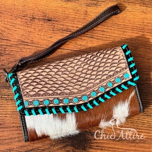 กระเป๋าคลัทช์หนังวัวสำหรับงานแกะสลักมือสไตล์ตะวันตกสีเทอร์ควอยส์ทันสมัย - Product Image 1