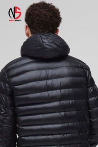 Blouson matelassé noir pour homme, dernière conception, haute brillance, coupe-vent, imperméable, en toile, avec logo personnalisé et fourrure, collection 2026 - Product Image 4
