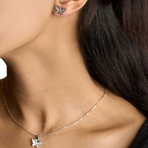 ชุดสร้อยคอ Grace Takes Enchanting Shape พร้อมต่างหูเข้าชุด สวยงามโดดเด่น ขายส่ง - Product Image 1