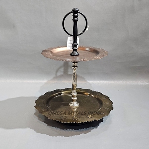 Soporte para Tartas de plata y bronce de dos niveles de New Look con diseño floral para aperitivos de queso, galletas, cupcakes y exhibición decorativa - Product Image 1