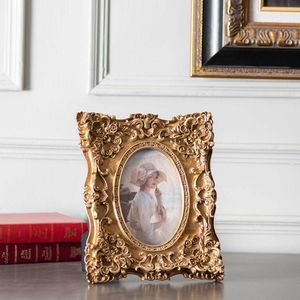 Cadre photo rectangulaire moderne en métal pour la décoration de bureau ou de table, avec surface lisse et proportions élégantes - Product Image 6