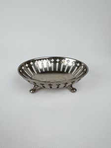 Jabonera de Metal Refinado para una Instalación de Baño de Lujo que Crea una Apariencia Sofisticada e Higiénica - Product Image 3