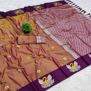 Sari en soie Banarasi douce VASTRA COTTAGE avec tissage Zari, motif Meenakari, pallu Meenakari, bordure contrastée, chemisier en soie douce - Product Image 6