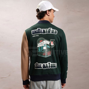 Chaqueta de Invierno Ligera y Ecológica Personalizada para Hombre, Estilo Letterman, con Cuello Alto de Lona, Logotipo Frontal, Forro Polar Cálido y Transpirable - Product Image 4