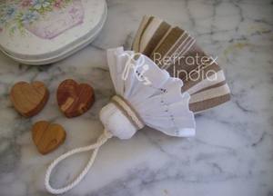 Flecos T839 a granel, suministro y fabricación de refractex, India, hecho en la India, MINI borlas decorativas de calidad y bajo precio - Product Image 3