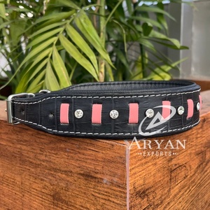 Marca OEM de fábrica, venta al por mayor, collares de perro de lujo de alta calidad, patrón de cocodrilo, remaches de cuero genuino, collares para mascotas para gatos y perros - Product Image 1