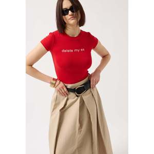 Camiseta corta Delete My Ex Baskili Likrali - Rojo - Rojo - Product Image 3