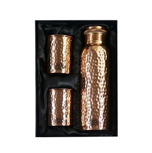 Meilleure qualité Ensemble de bouteilles en cuivre martelé fait à la main Verre à boire avec finition naturelle Échantillon gratuit - Product Image 4