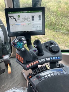 Tracteur agricole d'occasion Fendt 512 VARIO 2023, 120 CV, moteur AGCO POWER, préchauffeur, pack de filtration de carburant inclus, chauffé - Product Image 4