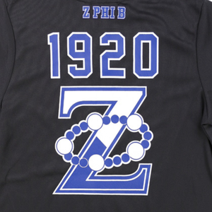 Zeta Phi Beta Football Jersey Tee Noir 100% Polyester Brodé Logos Fidèle À La Taille Col En V Double Rayé Manches Ourlet - Product Image 5